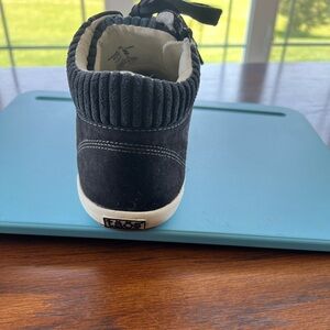 Women’s Taos Shoes - Size 8